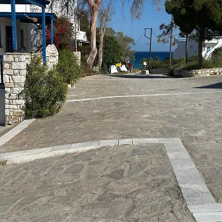 Family House 2 Near * 로갈라스